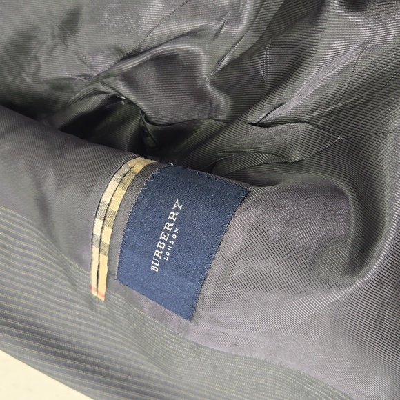 Burberry suit set - Picture 5 of 6